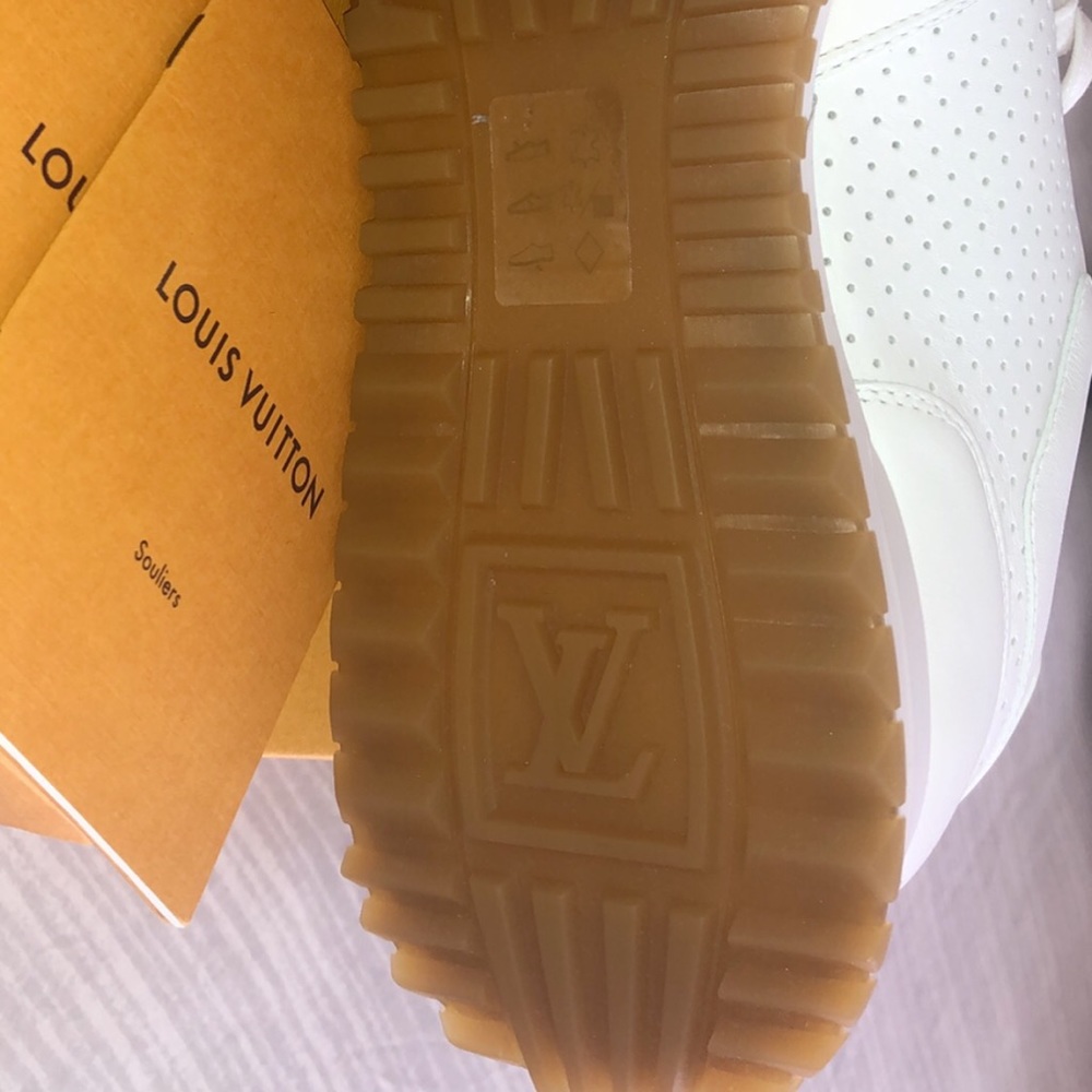 Supreme x Louis Vuitton size 8 in men - Picture 2 of 3